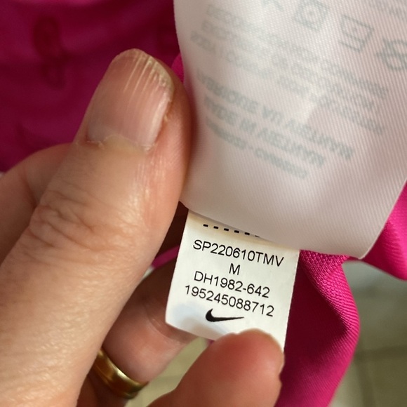 Nike Dri-FIT Victory Womens Golf Polo Paisley Pink Size Medium Split Neck Tennis - Picture 8 of 8